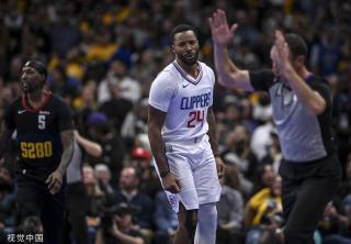 竞技场上的 竞技场上的