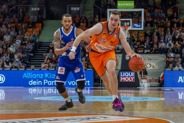 到中路直插 到中路直插